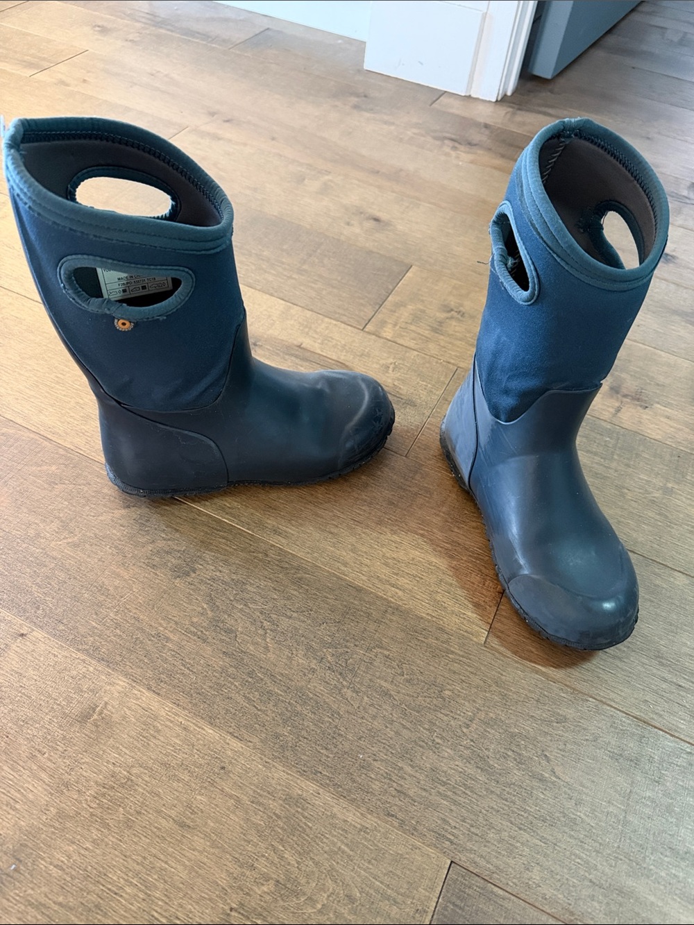 Bogs Kids Waterproof Pull-On Boots in Navy